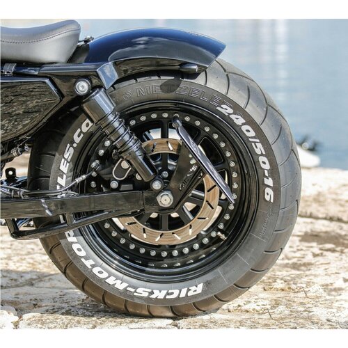 Rick's Motorcycles Gloss Black Kennzeichenhalter Seitenmontage Kurz für deutsche Kennzeichen 18x20 cm
