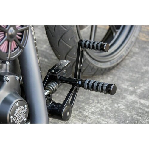 Rick's Motorcycles Forward Control Kit, Repose-pieds O-Ring Style, Position Standard, Aluminium Usiné CNC Anodisé Noir