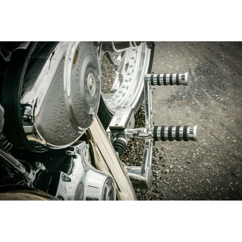 Rick's Motorcycles Forward Control Kit, O-Ring Fußrasten, Standardposition, Poliertes Billet-Aluminium