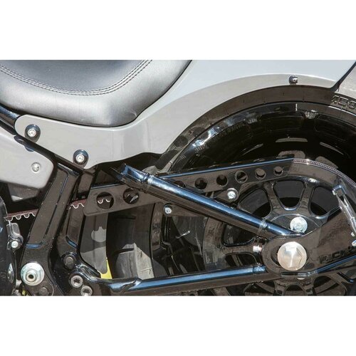 Rick's Motorcycles Protège-Courroie Trous Ronds Gloss Black Thermolaqué Acier Inoxydable (OEM 60300138)