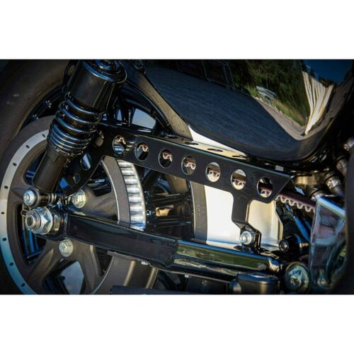 Rick's Motorcycles Cache de Courroie Trous Ronds Matte Black Acier Inoxydable avec Protège-Courroie Supérieur et Matériel de Montage