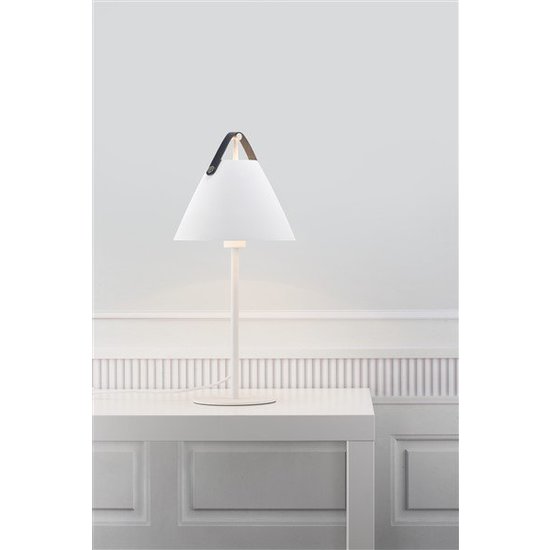 Nordlux Lampe de table Strap noire, métal avec lanière en cuir, culot E27 (ampoule non incluse), 55 cm de haut, abat-jour Ø25 cm
