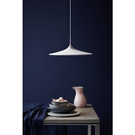 Trompet lamp wit of zwart LED 35 of 57cm Ø