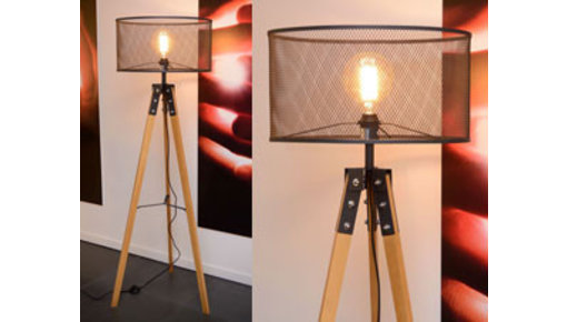 Tripod floor lamps