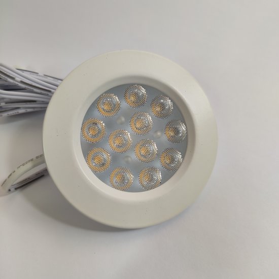 Petit spot encastré avec hauteur d'installation 11 mm, taille de trou 50 mm, taille extérieure 68 mm