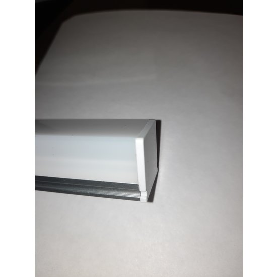 LED-Profil Aufbau 21 mm hoch 21 mm breit mit Licht auf 3 Seiten des Profils