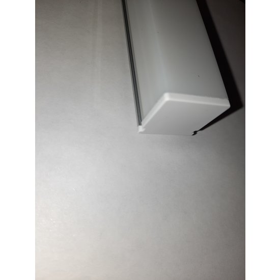 LED profiel opbouw  21 mm hoog 21 mm breed met licht aan 3 zijden van het profiel