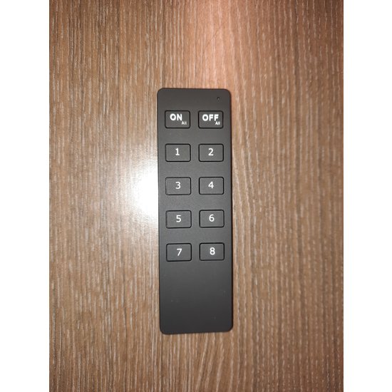 Controlador regulable de 12 voltios CC a cuarto húmedo de 40 W, posiblemente con control remoto