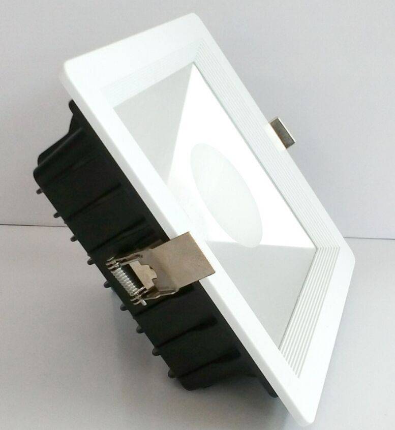 Foco empotrable Downlight Led orientable 10W Cuadrado