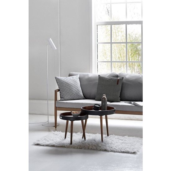 Floor lamp of Scandinavian elegance, slim and adjustable - white