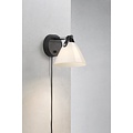 Lámpara de pared negra con pantalla de vidrio blanco ópalo y detalle en cuero, casquillo G9 max 28W, altura 17 cm, IP20