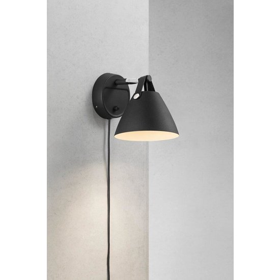 Industrial wall lamp in black metal with leather detail, GU10 fitting, max 8W, dimmable, height 17 cm