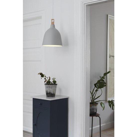 Hanglamp Ø29 cm met metalen kap en houten detail, E27 fitting max. 60W, dimbaar met compatibele lamp, wit/telegrijs