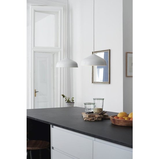 Ronde hanglamp in wit metaal en kunststof, Ø25 cm, met dimbare 12W LED-module incl., witte textielkabel 300 cm, IP20