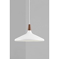 Hängelampe mit FSC-zertifizierter geölter Nussbaumplatte, Ø39 cm, weißer Metallrahmen, E27-Fassung, IP20