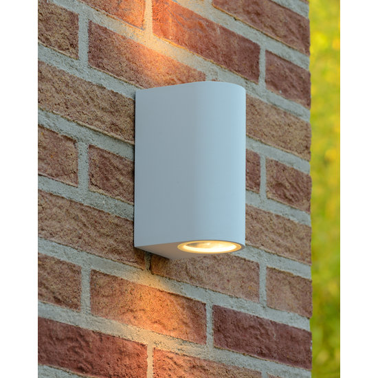 Slim, modern rectangular outdoor wall lamp 2xGU10 IP44 white