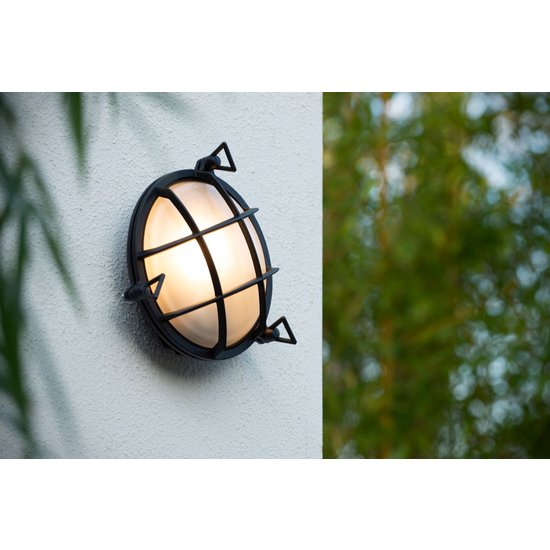 Lampe de bateau classique avec un design raffiné à l'extérieur noir