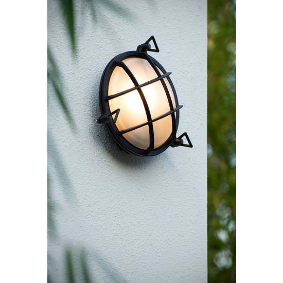 Lampe de bateau classique avec un design raffiné à l'extérieur noir