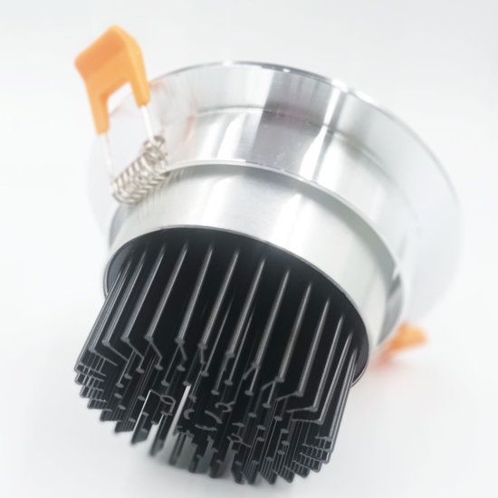 Foco empotrable gris 15W 138 mm (tamaño corte 120 a 130 mm) regulable