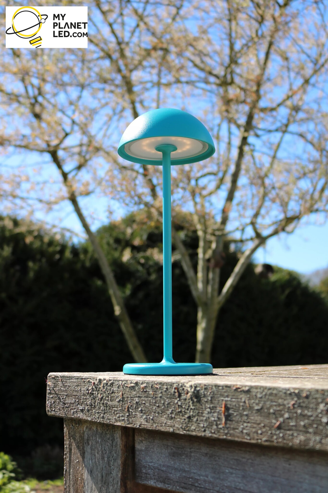 Lampe de table lumineuse d'extérieur LED variateur tactile batterie lampe  de table lampe de jardin avec chargement sans fil, aluminium blanc, 3W  210lm 2700K, LxlxH 10x17,5x33 cm, Sigor 450090140