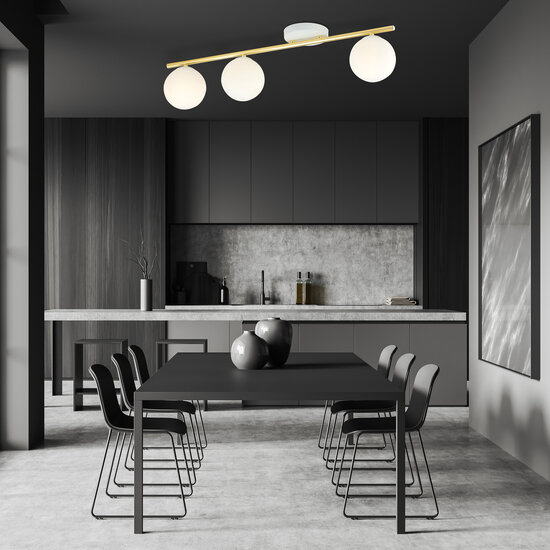 Wit en messing plafondlamp 3x E14 glazen matwitte bollen