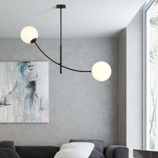 Hanglamp zwart en wit opaal glas met gebogen armen E14