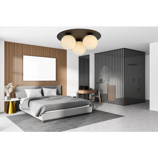 Plafonnier triple Esbjerg noir avec 3 ampoules en verre opale blanc E14