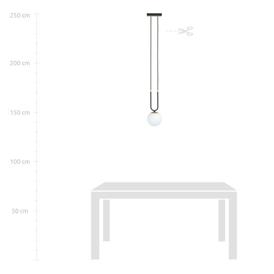Lampe à suspension Aarhus 1 lampe E14 noire et opale 15 cm de diamètre
