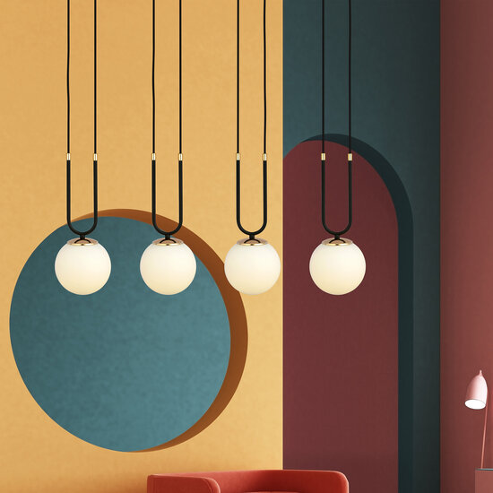 Aarhus 4 lamp E14 grote hanglamp zwart en opaal 92 cm breedte