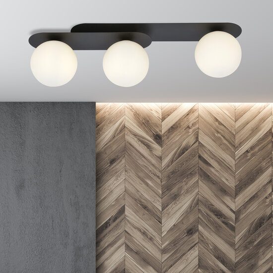 Randers triple ovalen plafondlamp zwart met 3 witte glazen bollen E14