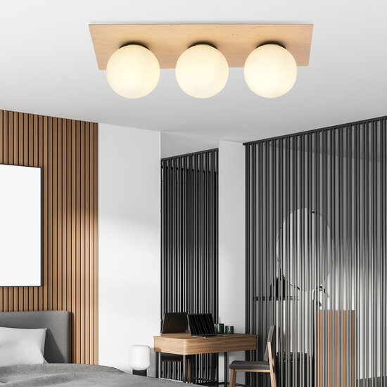 Slagelse triple scandinavische plafondlamp goud messing met opaal glazen bollen E14