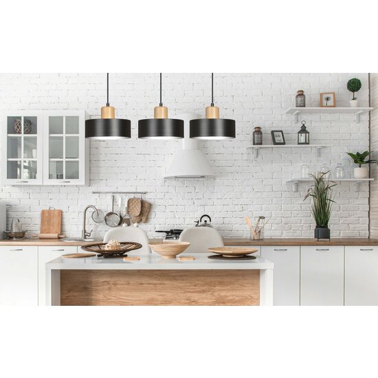 Lolland lange zwarte hanglamp met houtafwerking natuur 3x E27