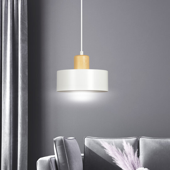 Lolland white round hanging lamp with natural wood color E27