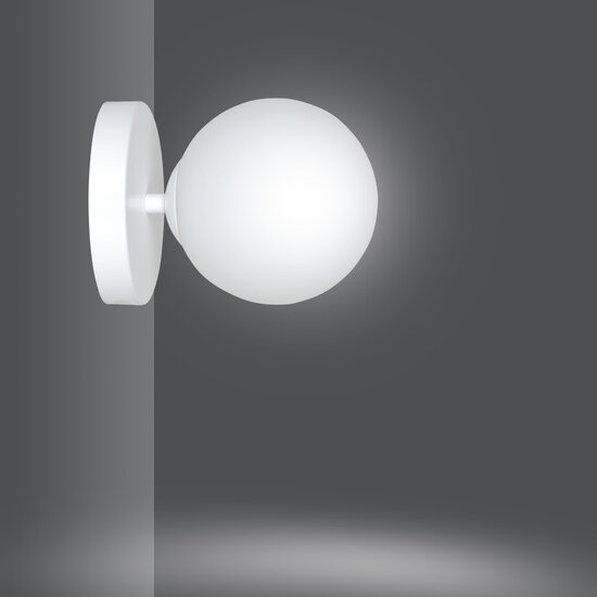 Odder witte wandlamp met 1 witte glazen bol E14