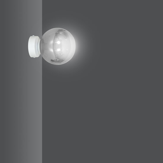 Stevns witte wandlamp bol in gefumeerd glas 1x E14