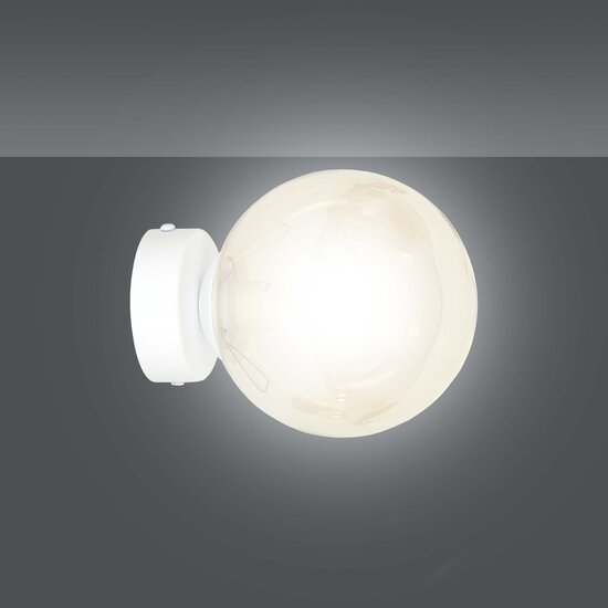 Stevns witte muurlamp met bol amber glas 1x E14