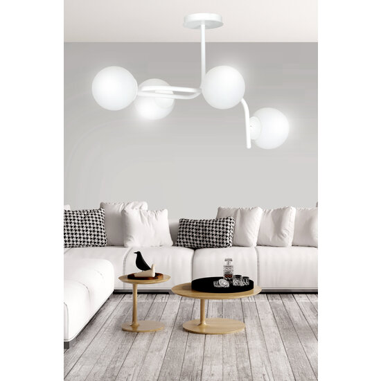 Helsinki grote witte plafondlamp met gebogen armen en 4x E14 in een witte bol