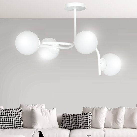 Helsinki grote witte plafondlamp met gebogen armen en 4x E14 in een witte bol