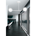 Lemvig kleine witte gebogen hanglamp met witte glazen bollen E14