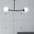 Emibig Emibig Lemvig zwarte kleine gebogen hanglamp met witte glazen bollen E14 - Perfect voor een stijlvolle inrichting
