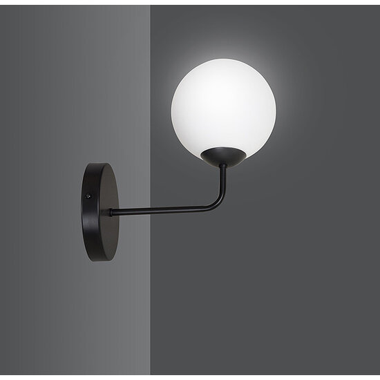 Lahti zwarte eenvoudige wandlamp met wit glas 1x E14