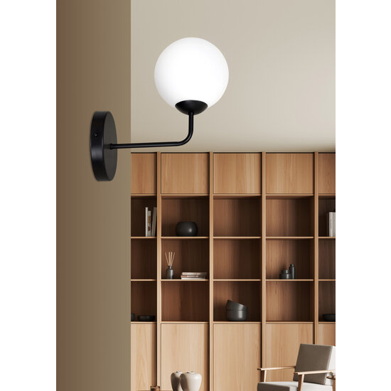 Lahti zwarte eenvoudige wandlamp met wit glas 1x E14