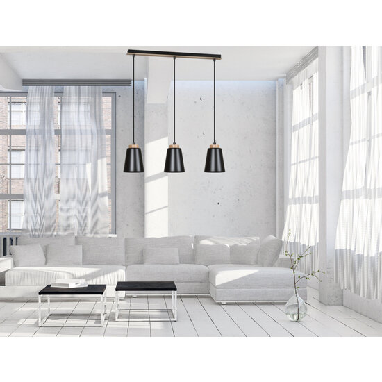 Kaarina lange 3L schwarze Pendelleuchte mit Holz 3x E27