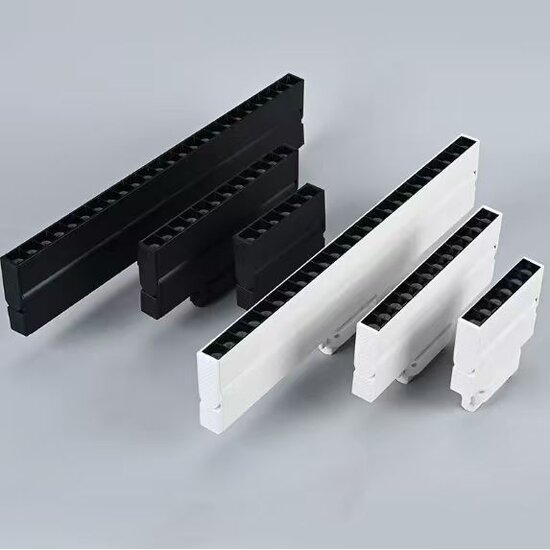 Foco de riel ajustable para riel trifásico de 225 mm y 20 vatios.