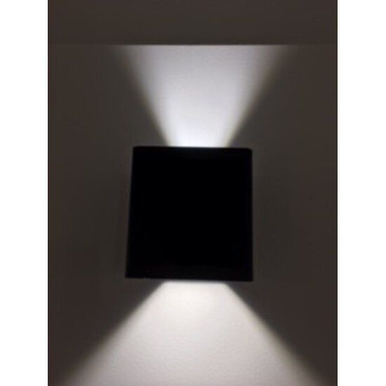 Applique d'extérieur Fantasia Qbus LED blanc, module LED 2x5W, 2x400 lumens, IP54, aluminium, 105x100x119mm