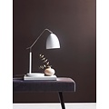 Buigbare design bureaulamp in wit metaal en kunststof, E27 fitting, hoogte 54 cm, kabel 150 cm, dimbaar met geschikte lamp