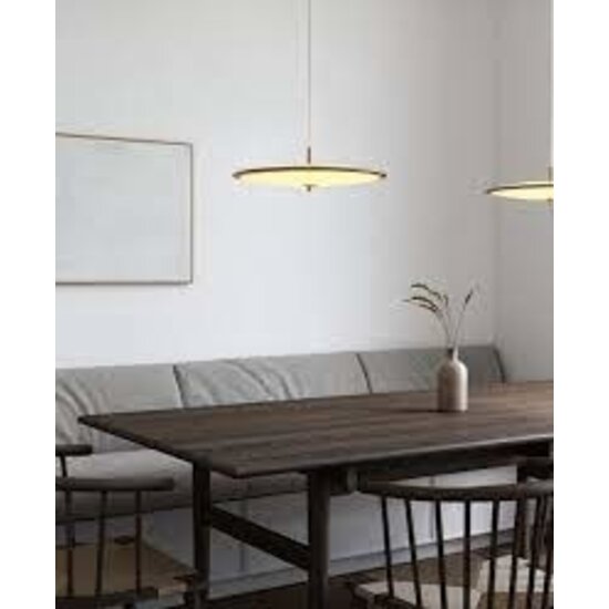 Art-déco-Pendelleuchte mit weißem Opalglasschirm und Messingrahmen, 15W-LED-Modul, 900 Lumen, dimmbar, ø31,7 cm