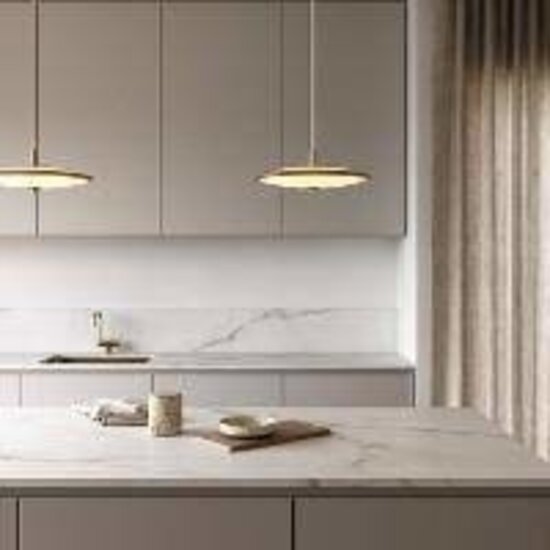 Art-déco-Pendelleuchte mit weißem Opalglasschirm und Messingrahmen, 15W-LED-Modul, 900 Lumen, dimmbar, ø31,7 cm