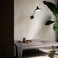 Aplique de pared industrial en negro, cuerpo de metal con cable textil negro de 180 cm, casquillo E14, medidas 55 x 23 x 36,5 cm