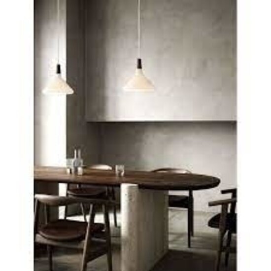 Hanglamp met geolied walnoot bovenkap en opaalglazen kap, E27-fitting (excl. lichtbron), dimbaar, hoogte 24,5 cm, kapdiameter 27 cm